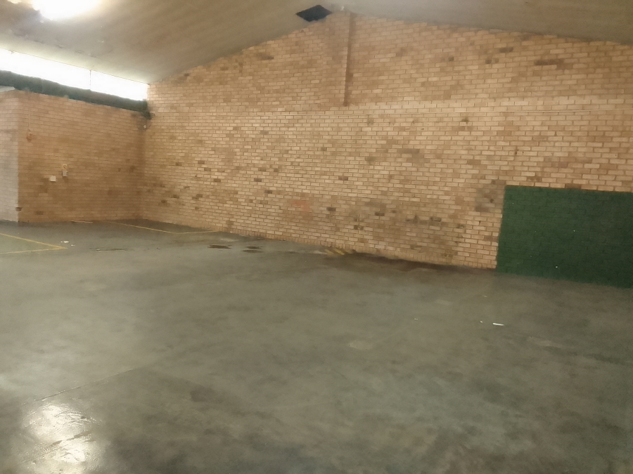 To Let commercial Property for Rent in Oos Einde North West